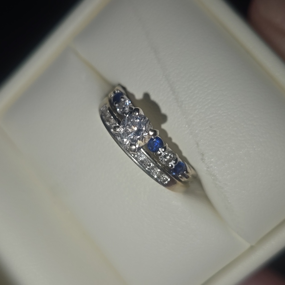 Diamond Rings - Picture 2 of 2